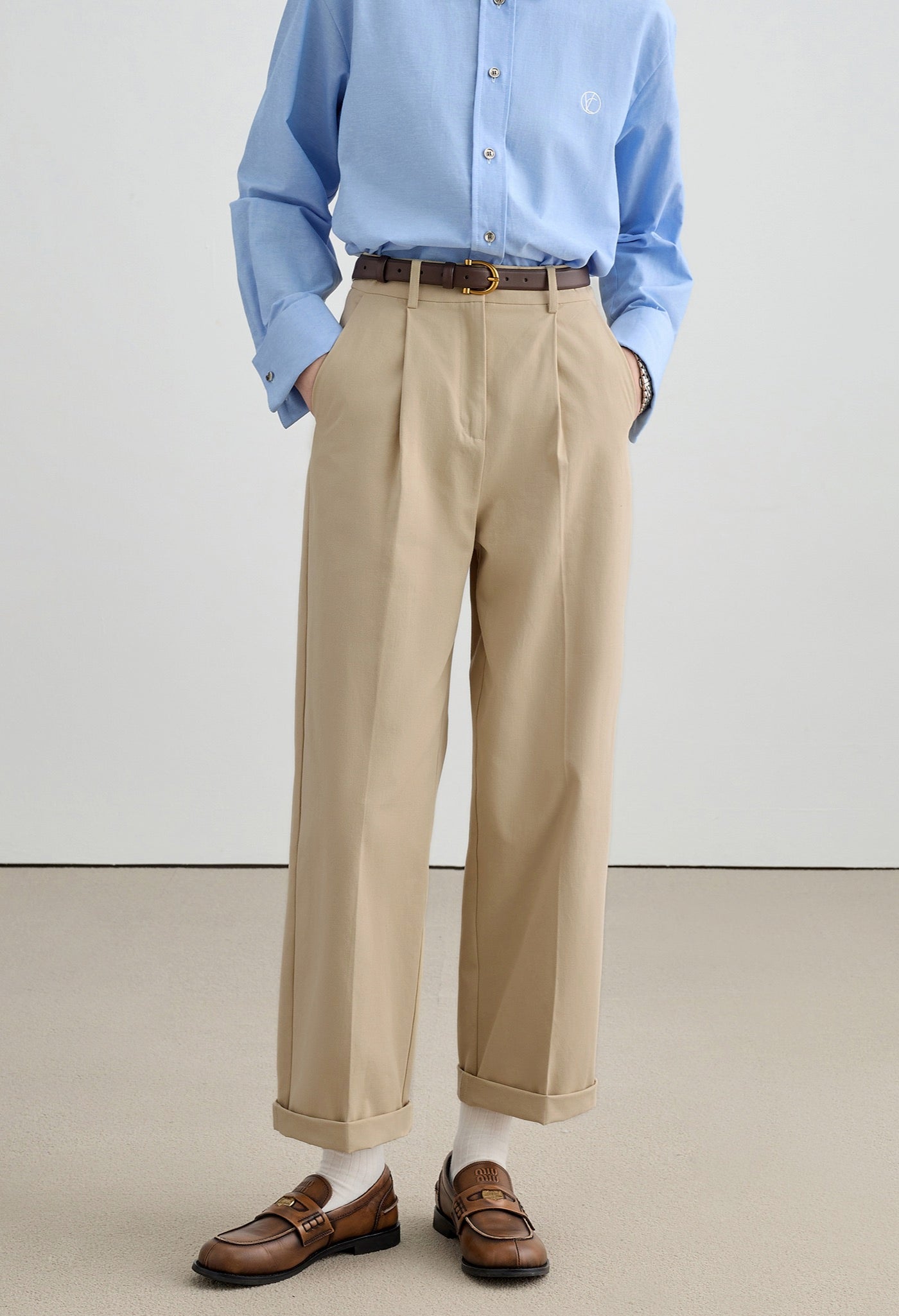 pleated,chino,pants,beige,simple,cute,cool,sexy,modern