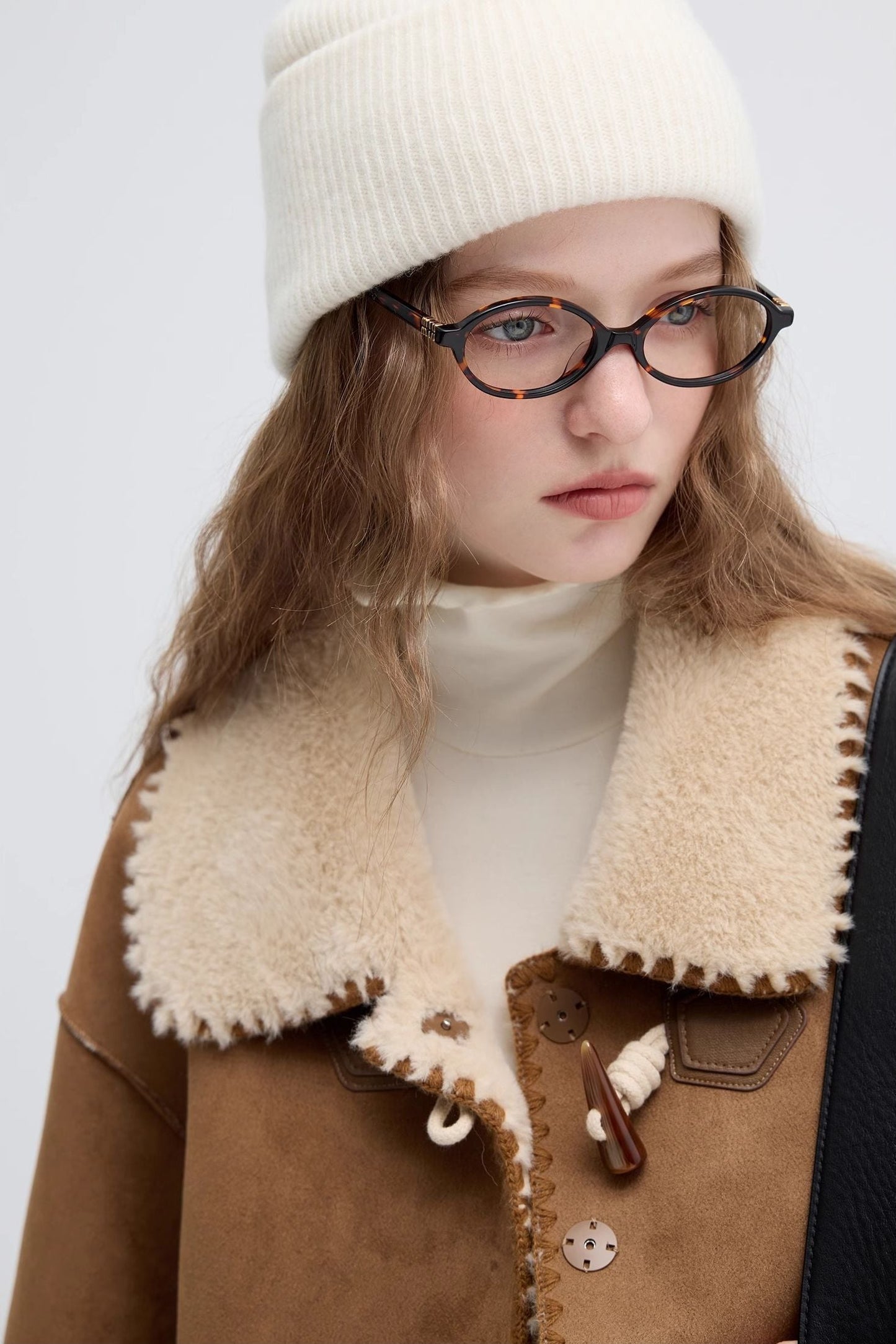 horn,button,warm,fur,one,coat,brown,simple,cool,cute,mode,sexy,modern