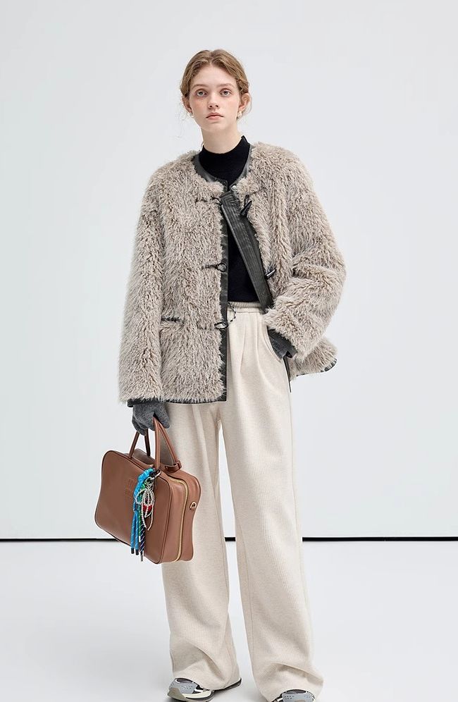 texture,round,collar,horn,fur,coat,chestnut,simple,cool,cute,mode,sexy,modern