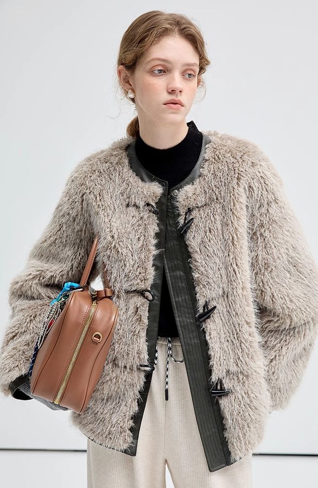 texture,round,collar,horn,fur,coat,chestnut,simple,cool,cute,mode,sexy,modern