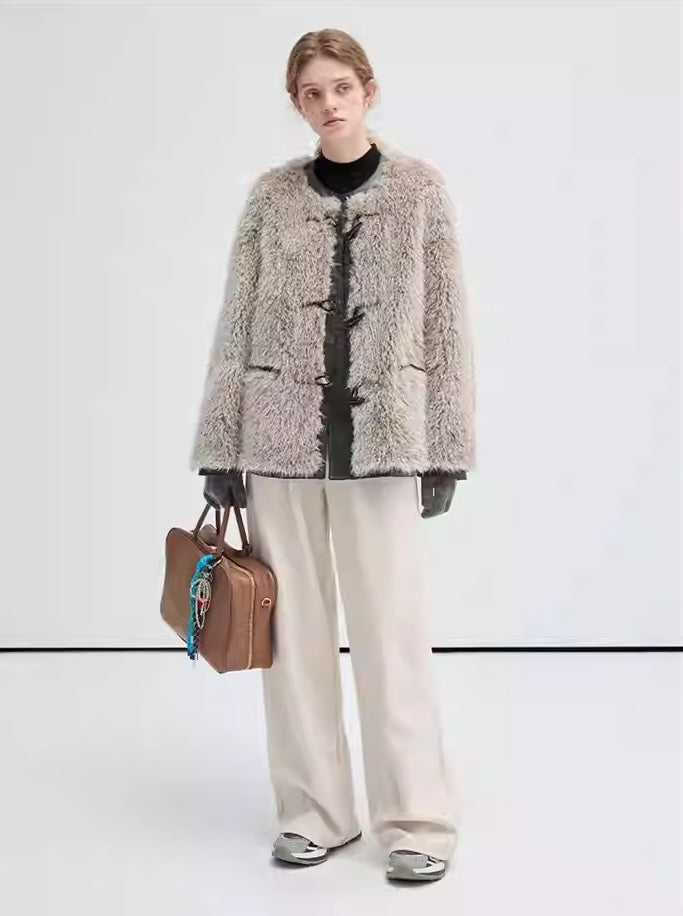 texture,round,collar,horn,fur,coat,chestnut,simple,cool,cute,mode,sexy,modern