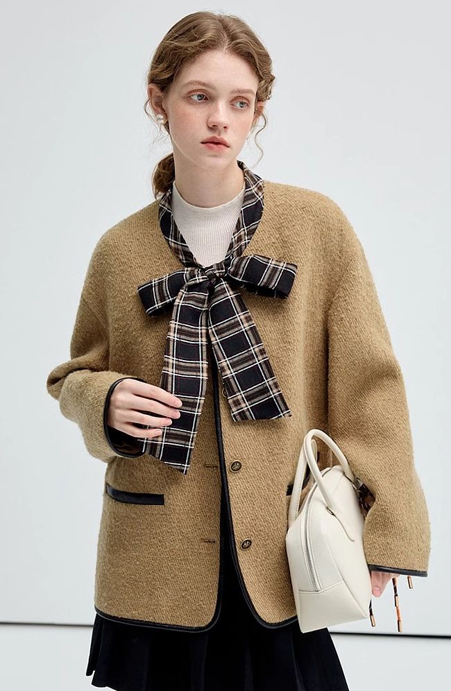 bow,collar,looped,woolen,coat,brown,simple,cool,cute,mode,sexy,modern