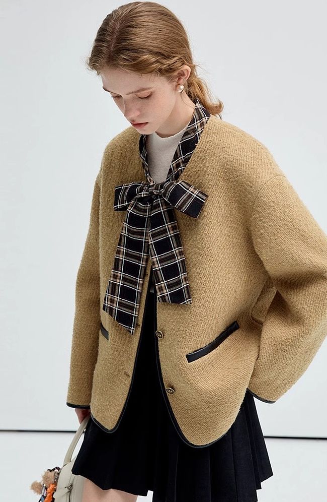 bow,collar,looped,woolen,coat,brown,simple,cool,cute,mode,sexy,modern
