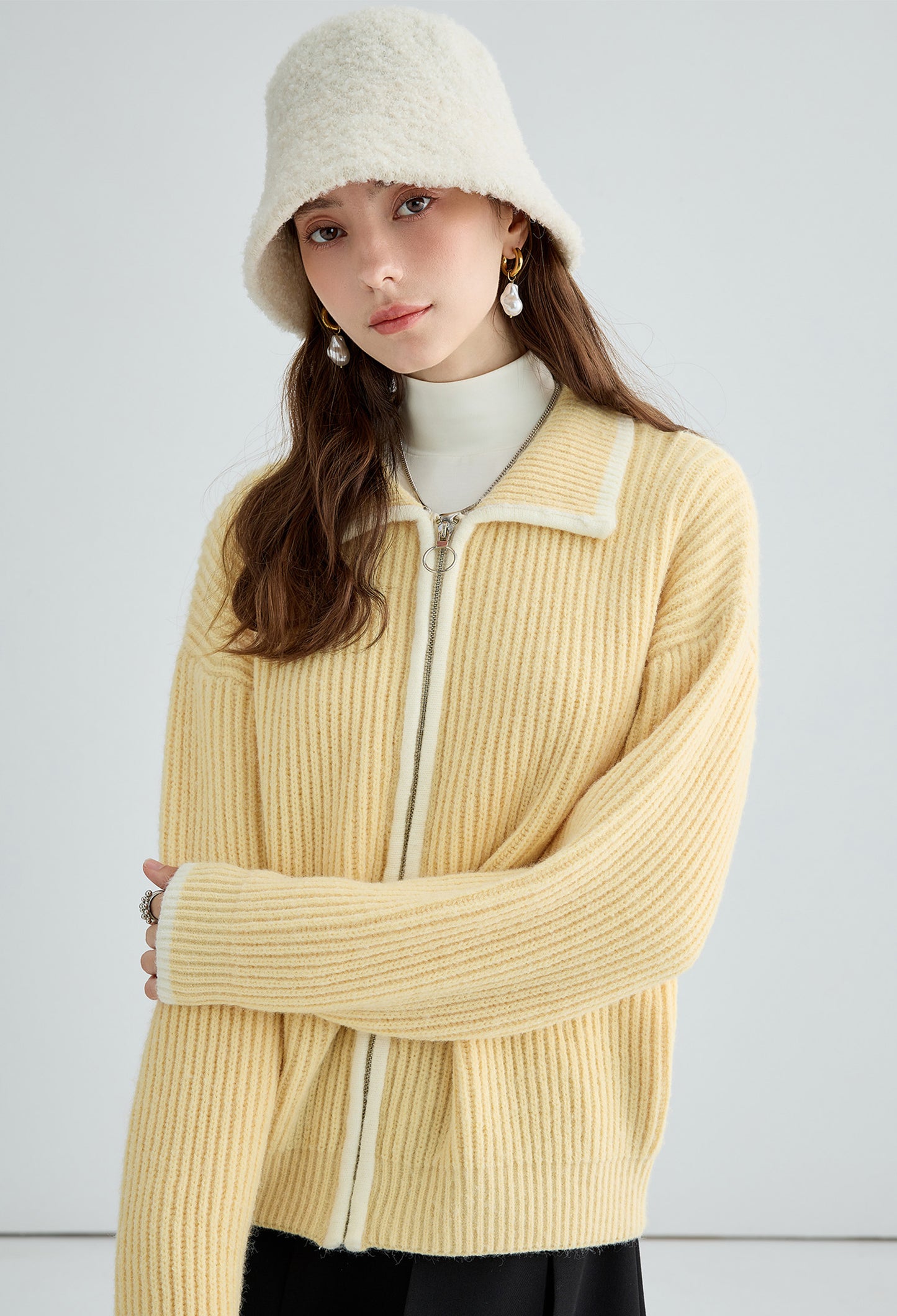 white,piping,zip,sweaer,cool,cute,simple,sexy,cute