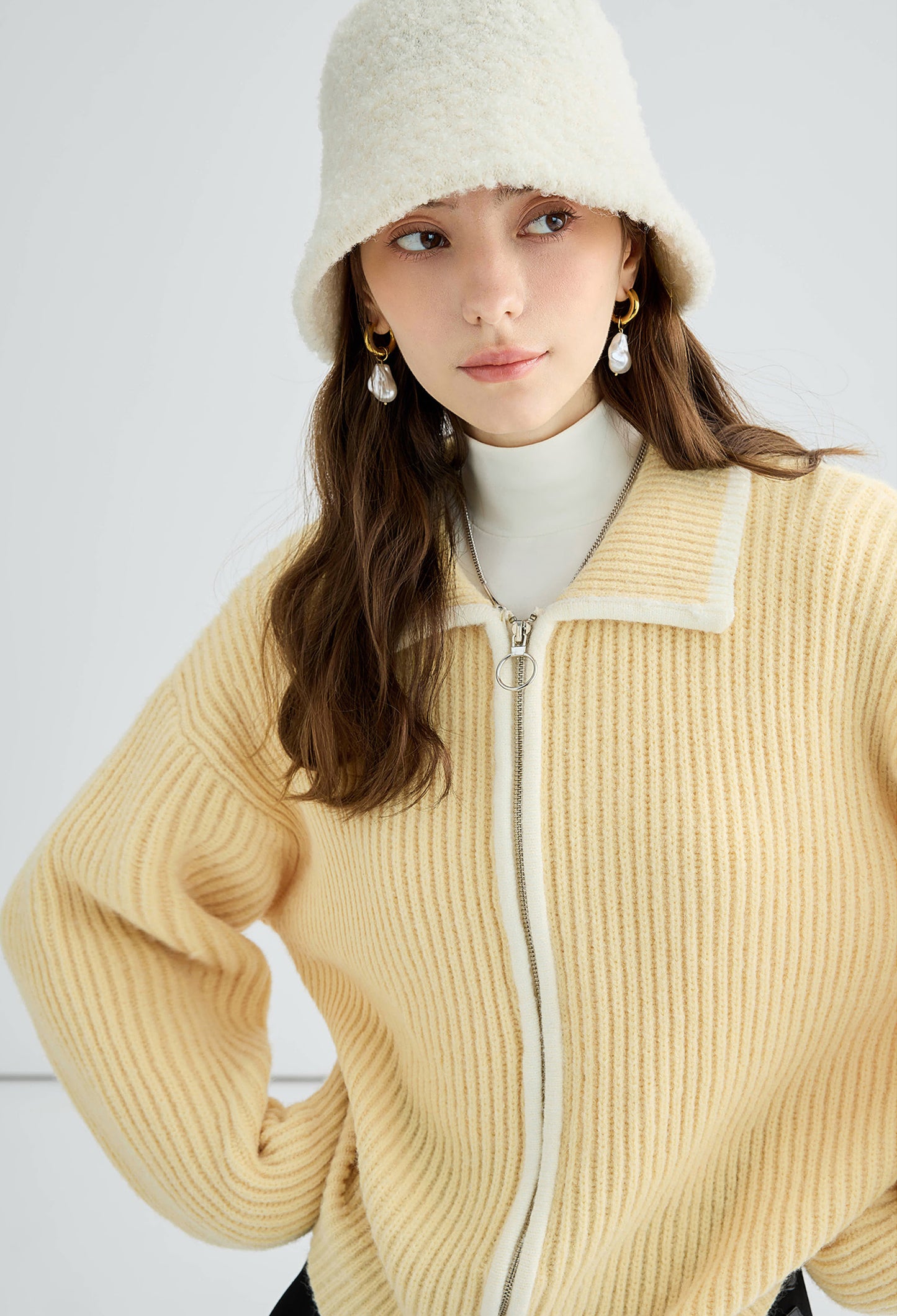 white,piping,zip,sweaer,cool,cute,simple,sexy,cute