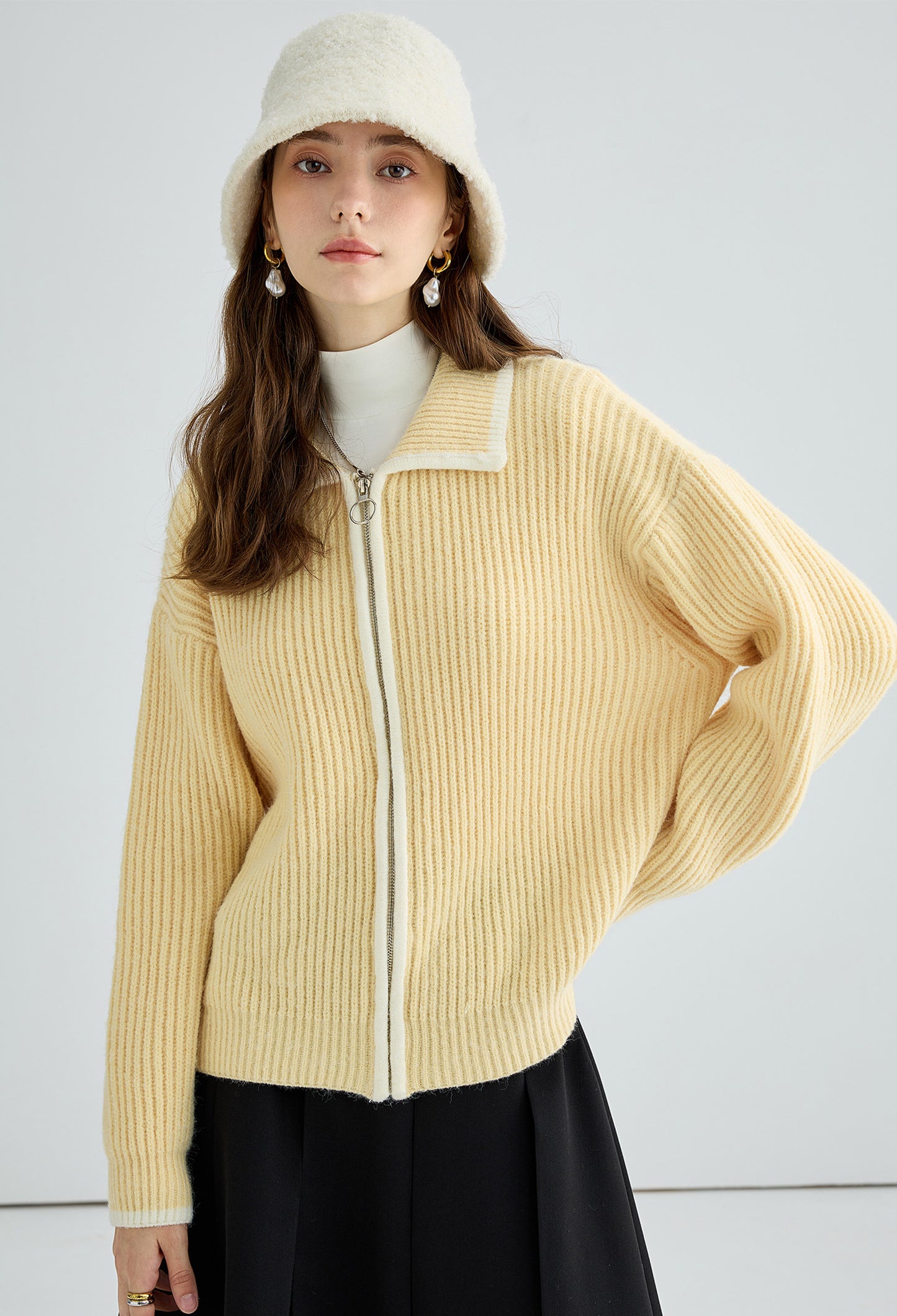 white,piping,zip,sweaer,cool,cute,simple,sexy,cute
