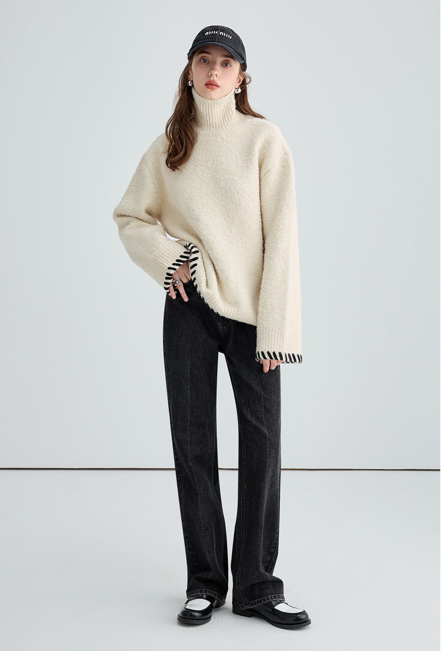 black,piping,turtleneck,sweater,white,cool,cute,sexy,mode,simple