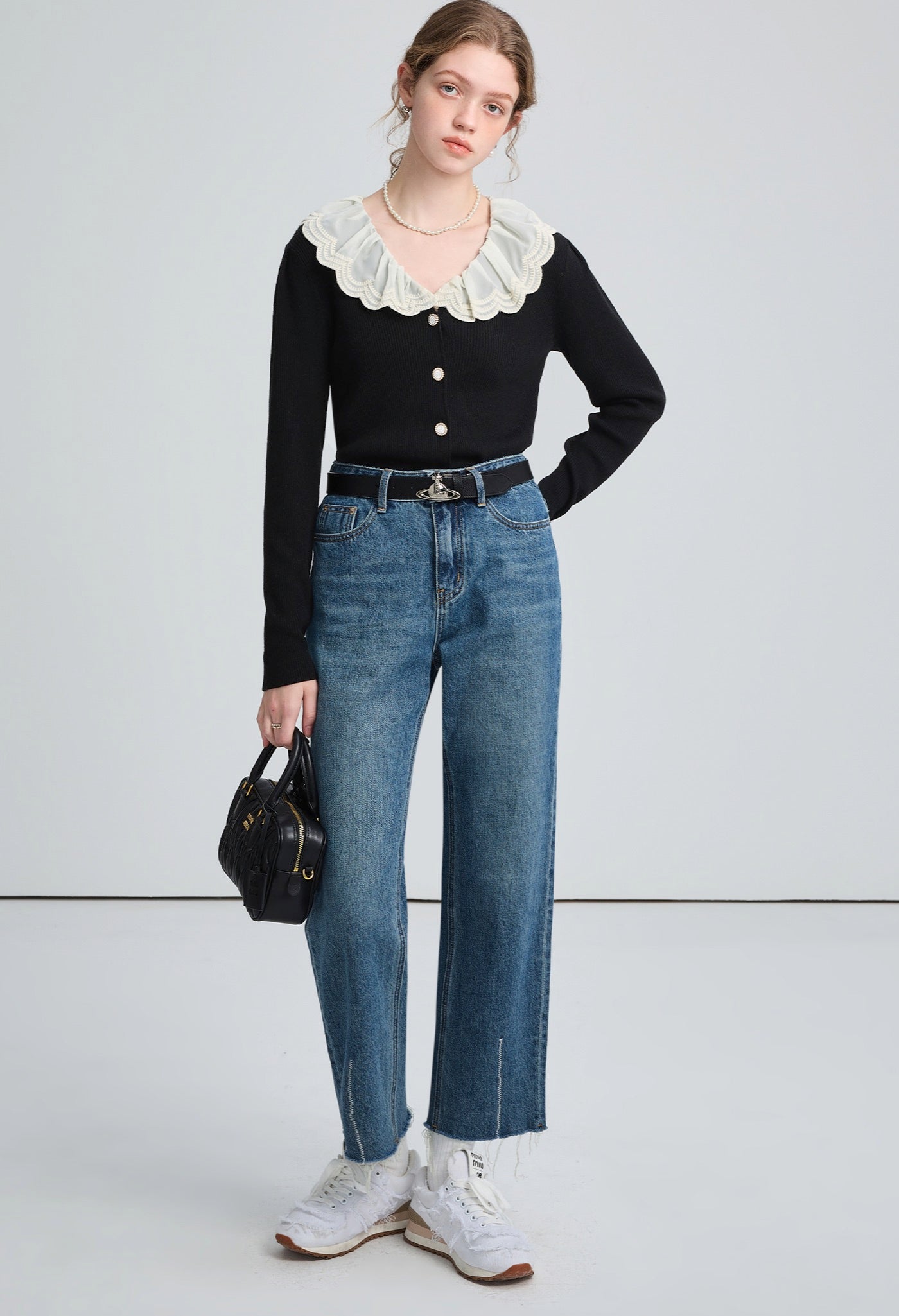 petal,collar,knit,sweater,black,white,cool,cute,simple,sexy,mode