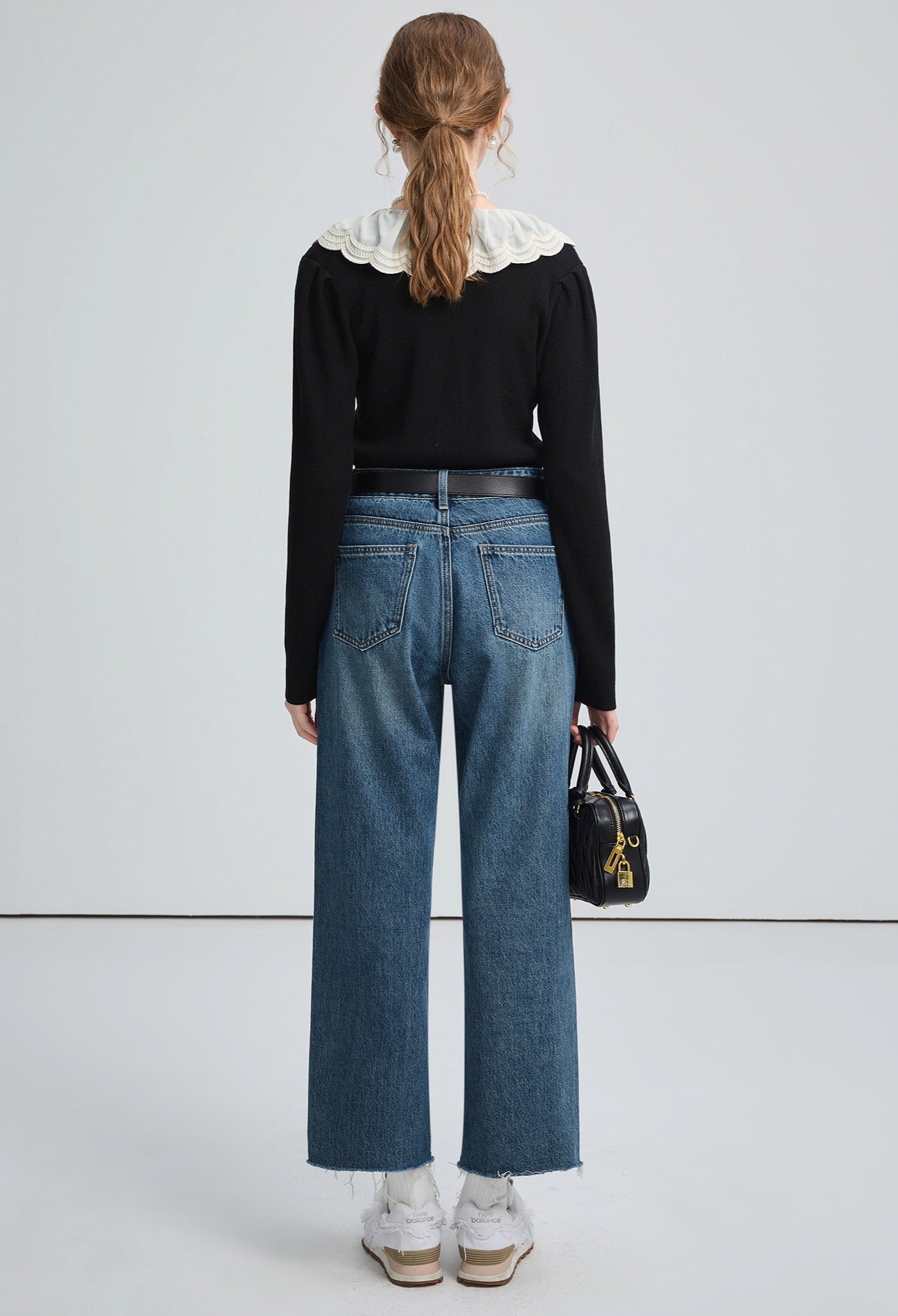petal,collar,knit,sweater,black,white,cool,cute,simple,sexy,mode