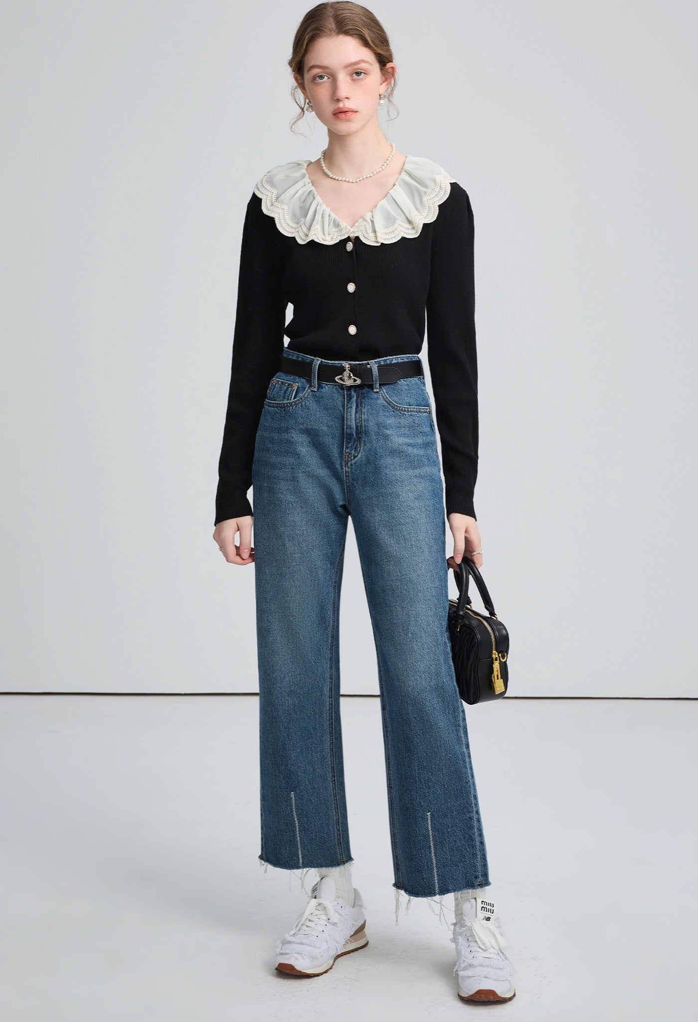 petal,collar,knit,sweater,black,white,cool,cute,simple,sexy,mode