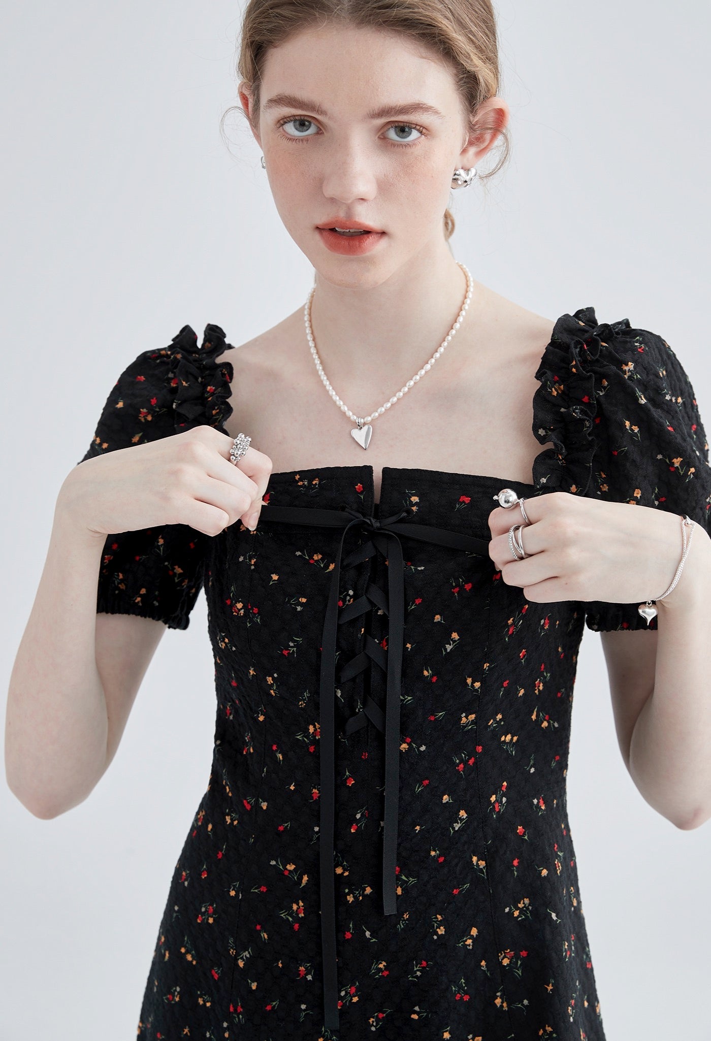 flower,pattern,onepiece,black,cute,cool,simple,modern,