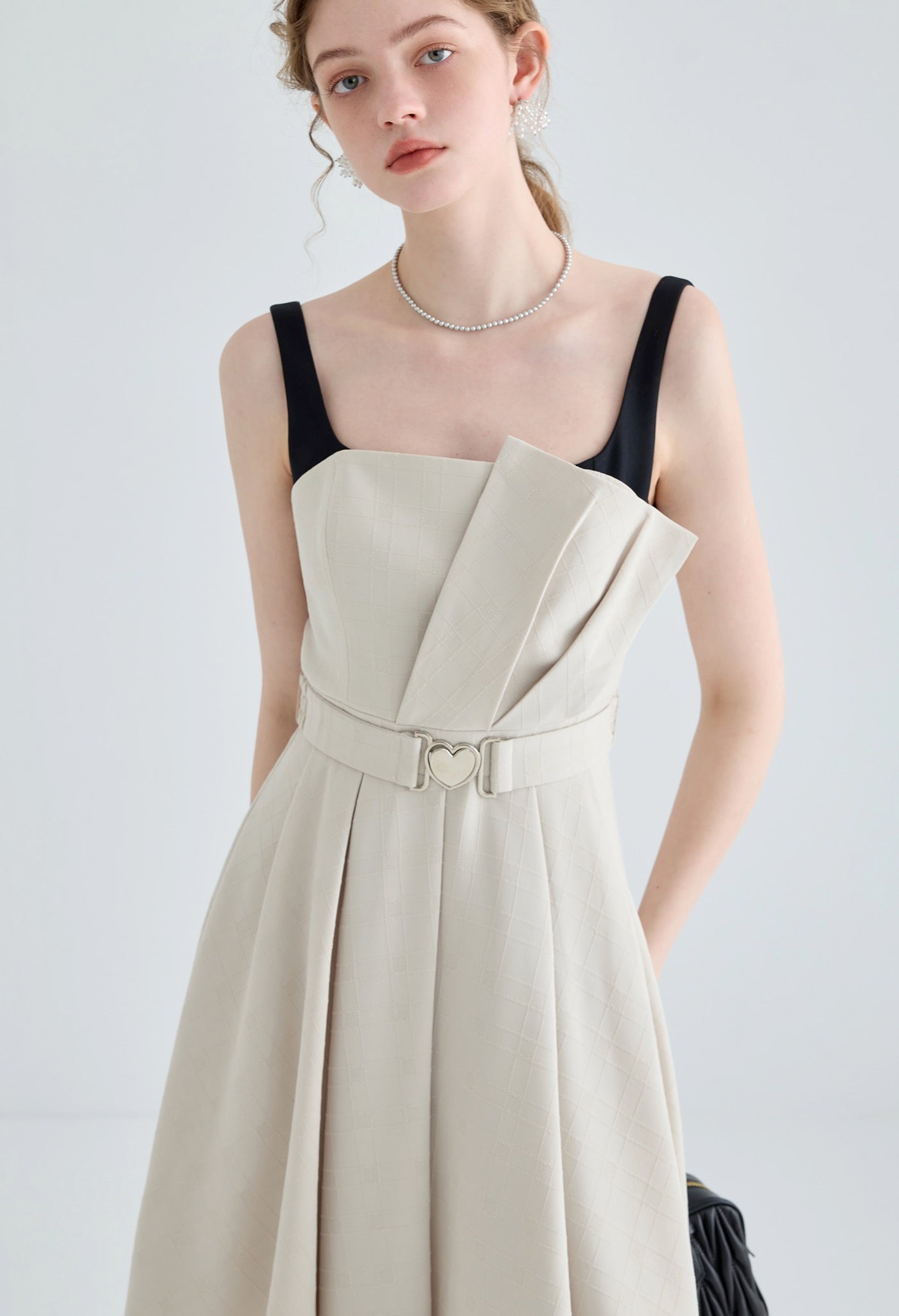 sling,frill,dress,white,black,cool,cute,simple,sexy,modern