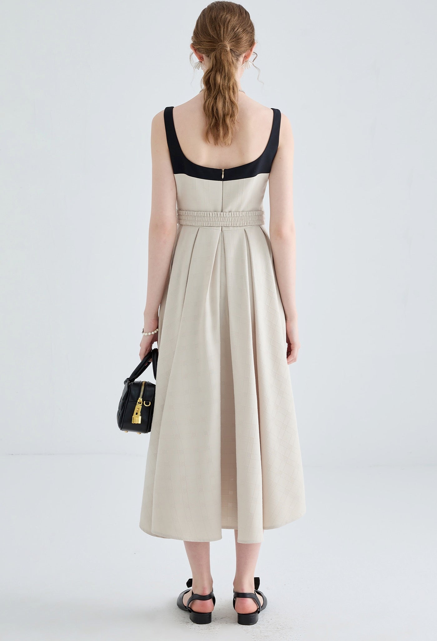 sling,frill,dress,white,black,cool,cute,simple,sexy,modern