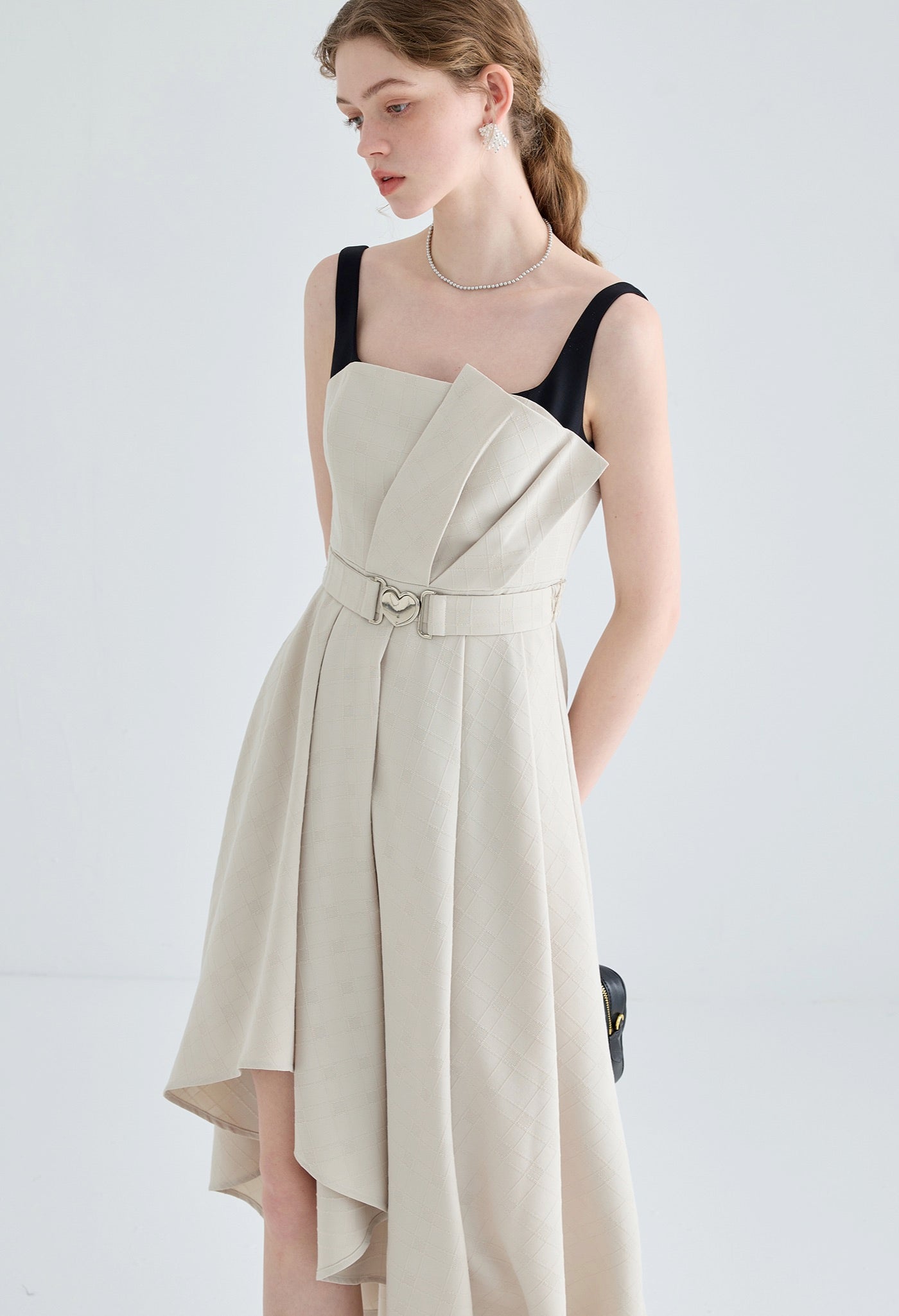 sling,frill,dress,white,black,cool,cute,simple,sexy,modern