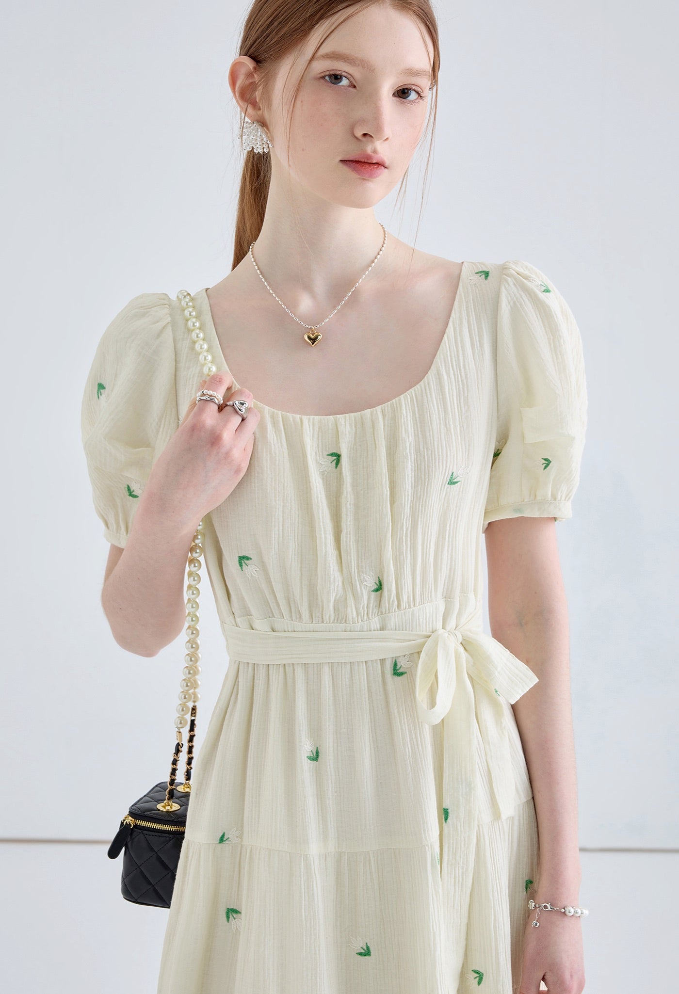 embroidered,dress,white,flower,cool,simple,cute,sexy,modern