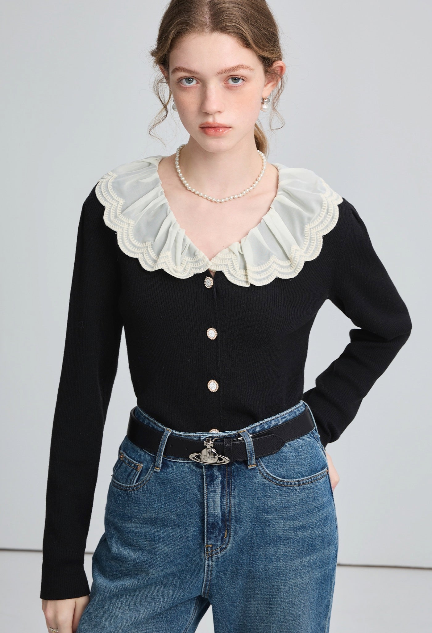 petal,collar,knit,sweater,black,white,cool,cute,simple,sexy,mode