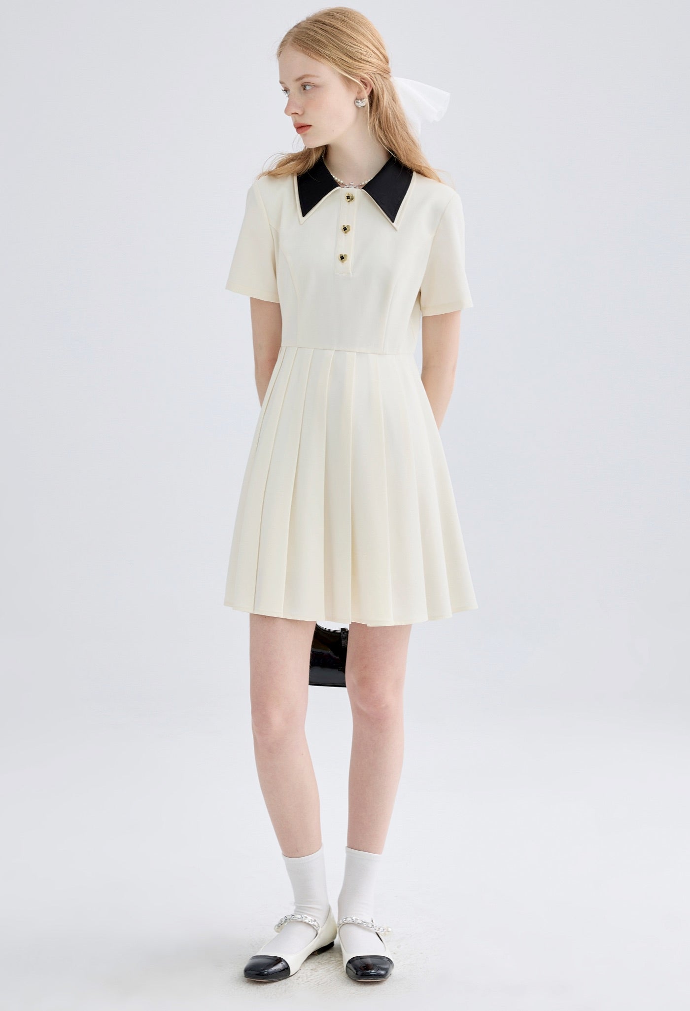 polo,collar,onepiece,white,black,simple,cute,cool,sexy,mode,modern,